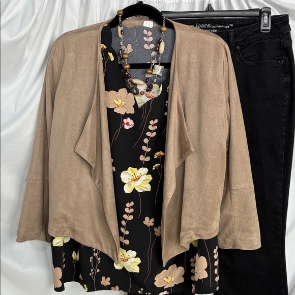 Bajee Collection Jacket - Picture 2 of 6